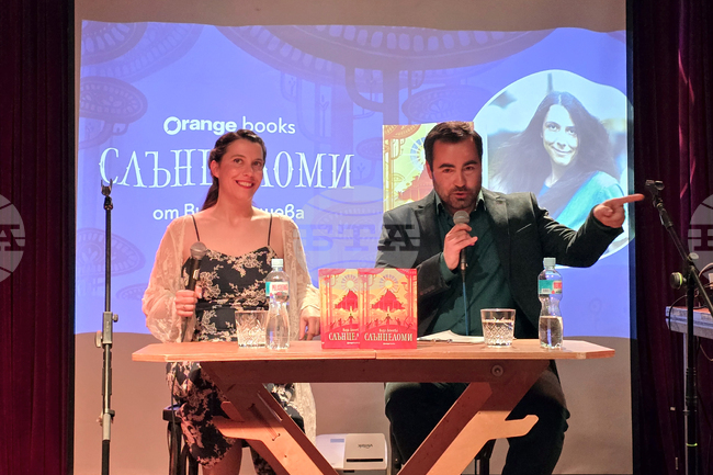 Исках да напиша книга, в която да включа и мотиви от българската митология, каза Вида Делчева за дебютния си роман „Слънцеломи“ 