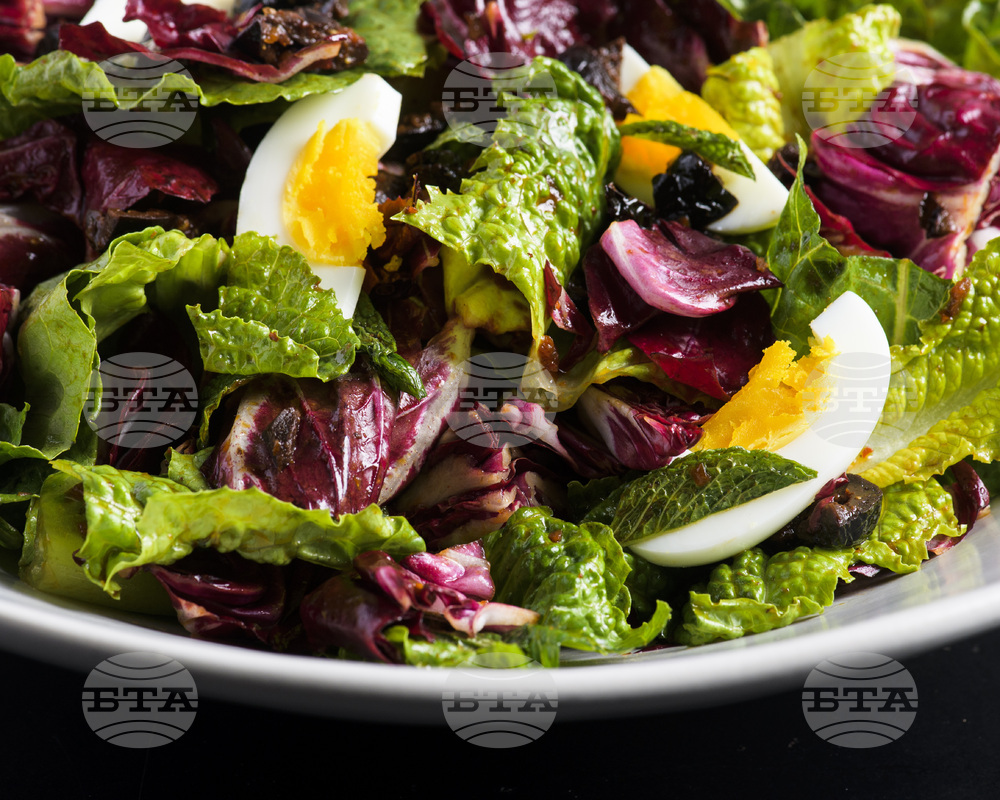 Food-MilkStreet-Romaine Radicchio Salad