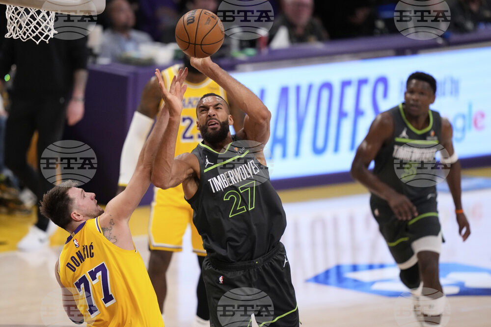 Минесота Тимбъруулвс отстрани Лос Анджелис Лейкърс от плейофите в НБА, Хюстън Рокетс удължи серията с Голдън Стейт Уориърс