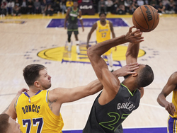 Timberwolves Lakers Basketball