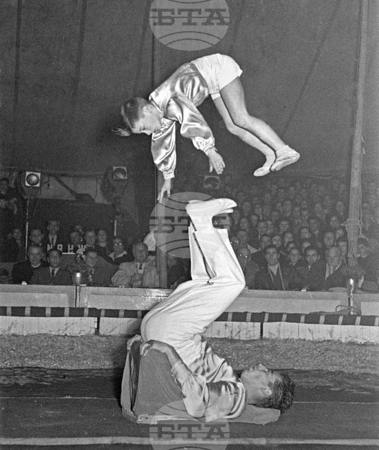 Димитър Пиронков: На сцената, циркова или театрална, с нечисти обувки не се излиза