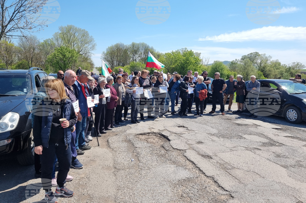 Село Войника - протест - път между селата Тамарино и Войника - блокада