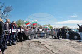 Село Войника - протест - път между селата Тамарино и Войника - блокада