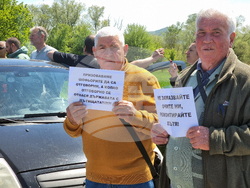 Село Войника - протест - път между селата Тамарино и Войника - блокада