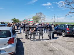 Село Войника - протест - път между селата Тамарино и Войника - блокада