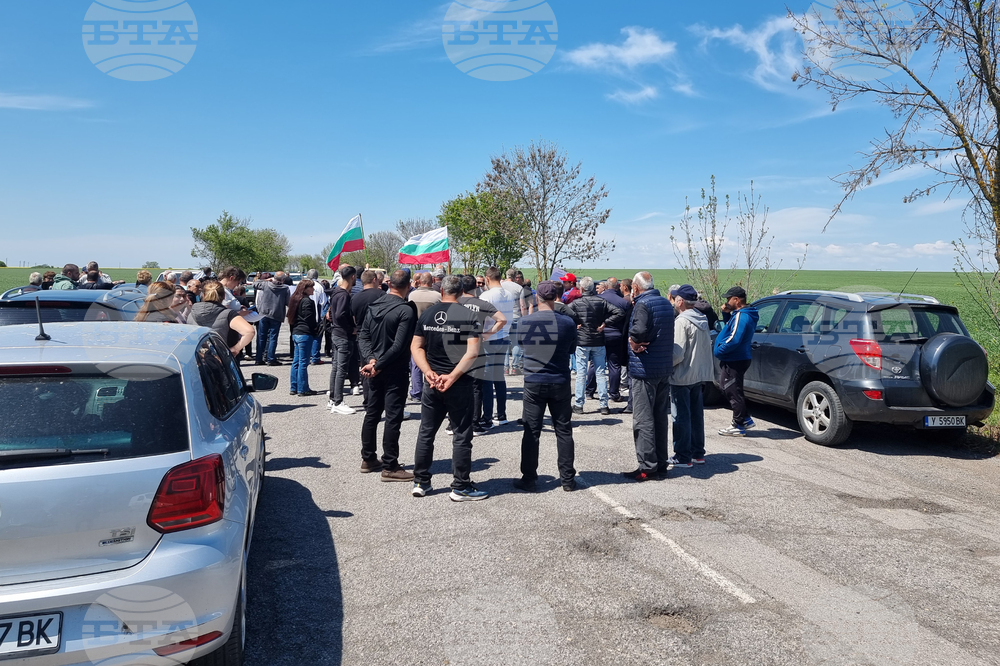 Село Войника - протест - път между селата Тамарино и Войника - блокада