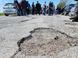 Село Войника - протест - път между селата Тамарино и Войника - блокада
