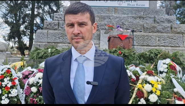 Според Ивелин Михайлов не е нужно да стигаме до революция, а да направим така, че да оправдаем саможертвата на хората, загинали в Априлското въстание