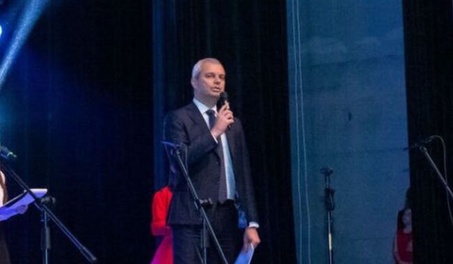 Костадинов и Янчев - гости на 40-та годишнина на едно от най-успешните училища в България - „Вела Благоева“ във Велико Търново