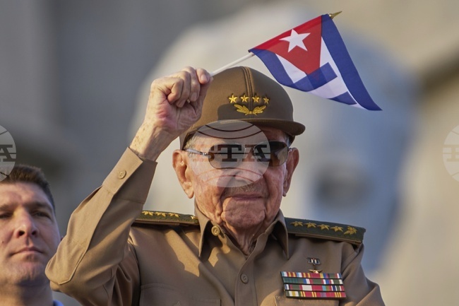 Куба отложи партийния си конгрес заради икономическата криза