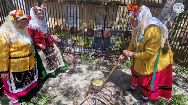 Национален фестивал на мамалигата и ястия, характерни за различните етнически група в България, се състоя в търговищкото с. Здравец