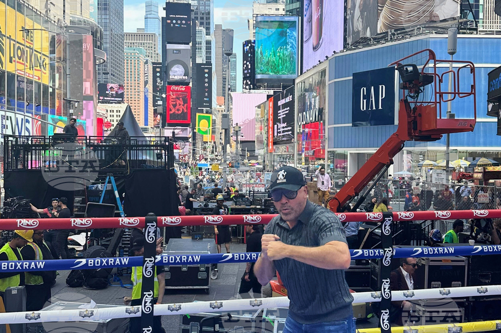 Times Square Boxing Preview