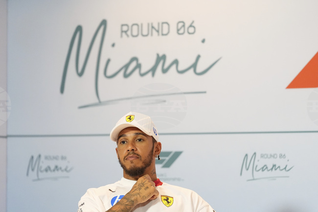  Люис Хамилтън призна, че трудното му начало във "Ферари" може да продължи през целия сезон