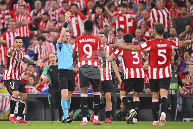 УЕФА изпрати съдии от Норвегия и Испания за мачовете от третия кръг на Шампионската лига между Лудогорец (Разград) и унгарския Ференцварош