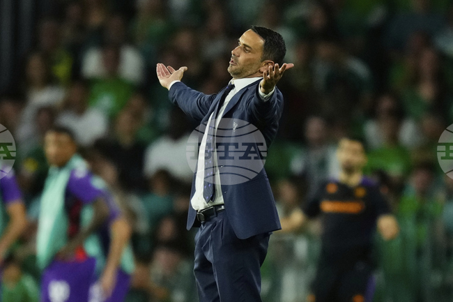 Фиорентина продължи договора със старши треньора Паладино до лятото на 2027 година