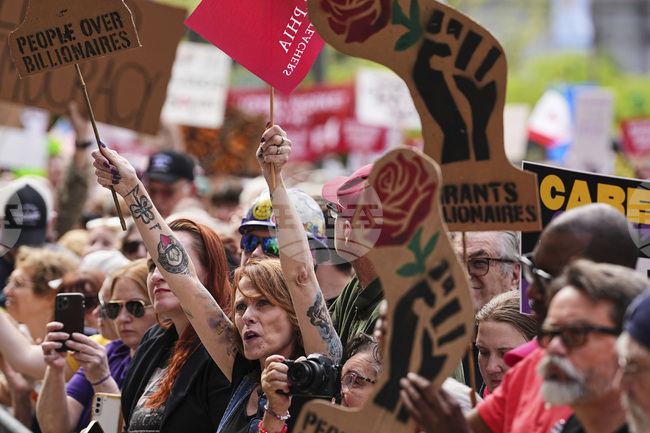Около 20 000 души се включиха в демонстрации по повод Международния ден на трудещите се в Берлин и Хамбург 