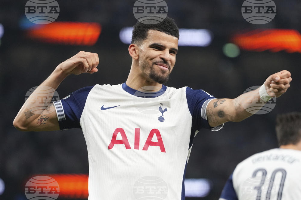 Нападателят на Тотнъм Доминик Соланке е претърпял операция на глезена