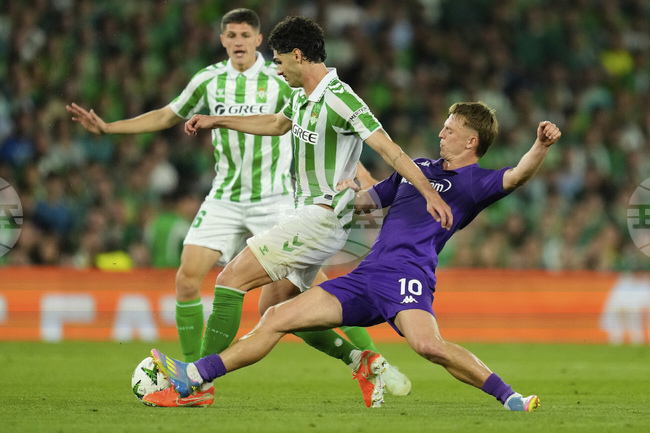 Фиорентина откупи правата на нападателя Гудмундсон от Дженоа