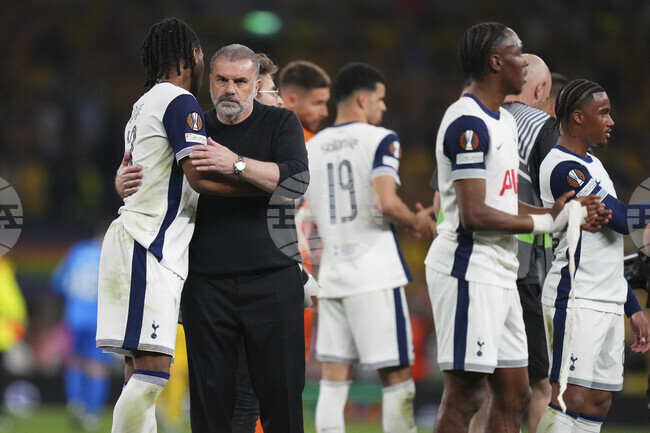 Двубоят на Тотнъм с Астън Вила е преместен за 16 май заради финала на турнира Лига Европа