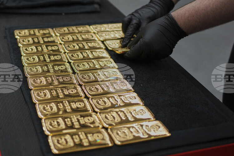 Златото поскъпна днес с 1 31 на сто до 4901 долара