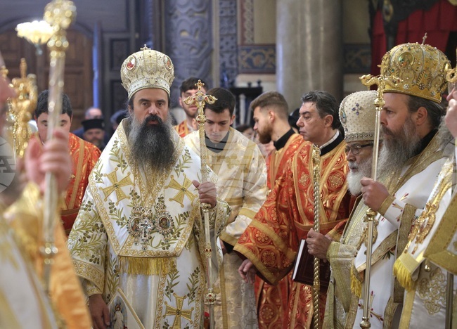 Варна - катедрален храм „Успение Богородично“ - патриарх Даниил - съборна света литургия