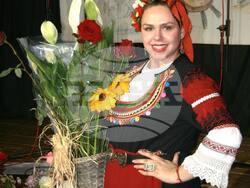 Нова песен на фолклорна изпълнителка Полина Димитрова е вдъхновен от любовта на дядо й към пиринската песен, снимка – Личен архив на Полина Димитрова