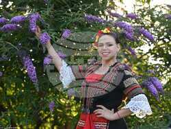 Нова песен на фолклорна изпълнителка Полина Димитрова е вдъхновен от любовта на дядо й към пиринската песен, снимка – Личен архив на Полина Димитрова