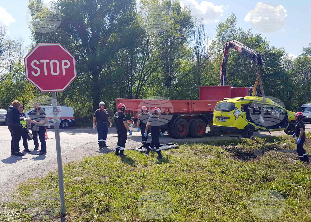 Ден на траур е обявен днес в Монтана в памет на загиналите при катастрофа служители на БЧК
