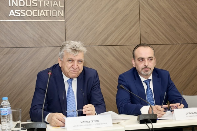 МОСВ: Министър Манол Генов обсъди основни предизвикателства пред бизнеса с членове на Българската стопанска камара