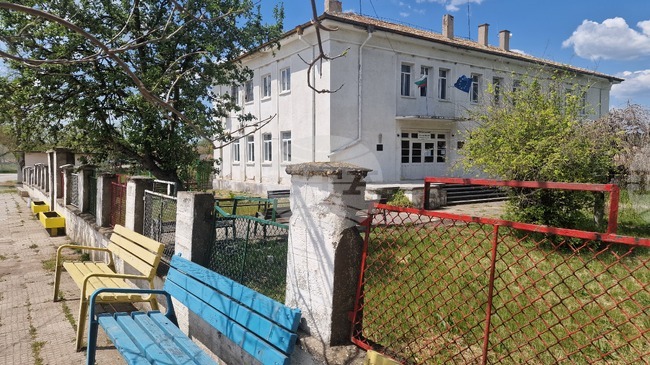 За какво мечтаят децата търси с конкурса “Писмо до Дядо Коледа” читалището в село Голямо Соколово