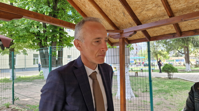 Предвиждаме в следващите месеци да подложим на дебат и анализ структурата на образователната система, каза министър Красимир Вълчев