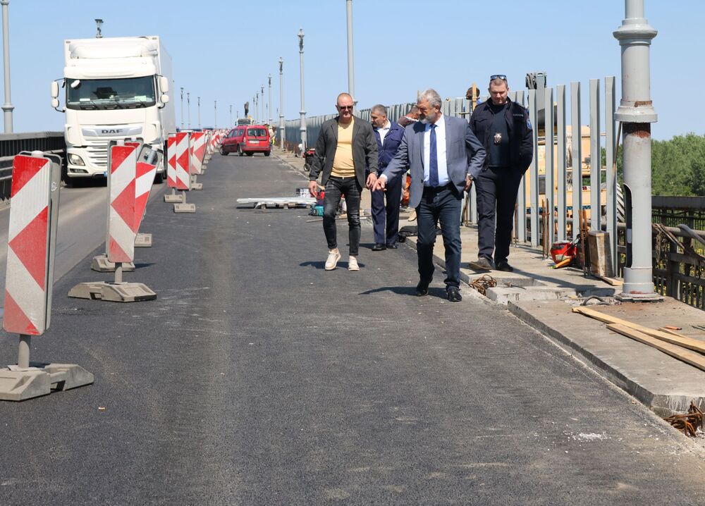 ОА Русе: Предприемат се допълнителни мерки за облекчаване на трафика през Дунав мост, заради очакван интензивен трафик през следващите дни