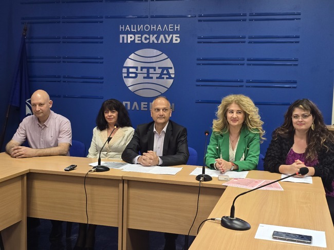 Пресконференция по повод 35 години от основаването на ДФСГ "Интелект" в Плевен