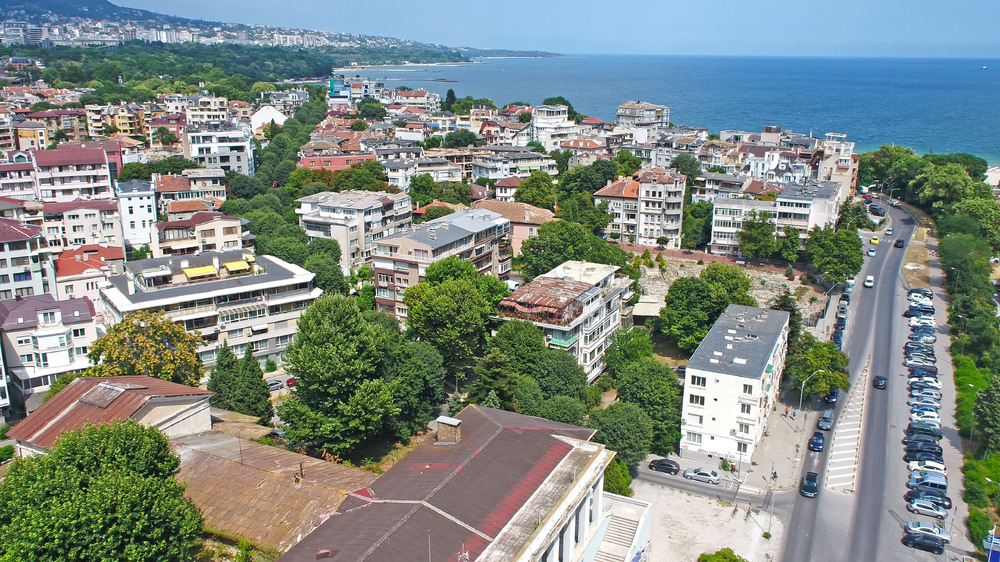 Община Варна обяви пазарни консултации за проектни идеи на ключови улици в „Гръцката махала“