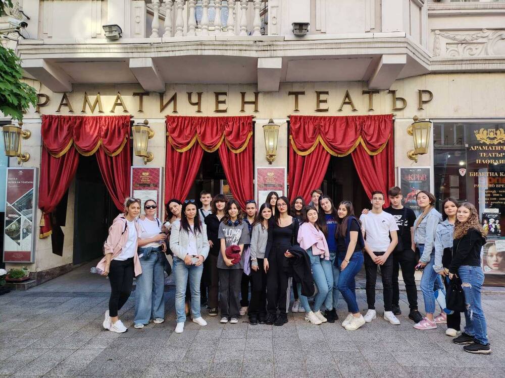 Ученици от училище „Св. св. Кирил и Методий” в Атина посетиха Пловдив, Калофер, Карлово и Сопот по време на образователна екскурзия