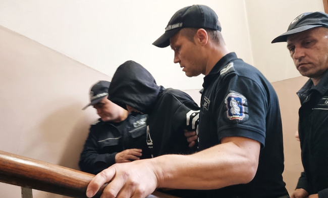 Окръжният съд в Хасково остави в ареста обвинения за убийството в Хасково на 18-годишната Магдалена Иван Костов