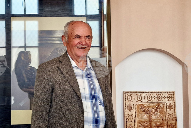 Изложба дърворезба на Тошко Симин беше представена в Чипровци 