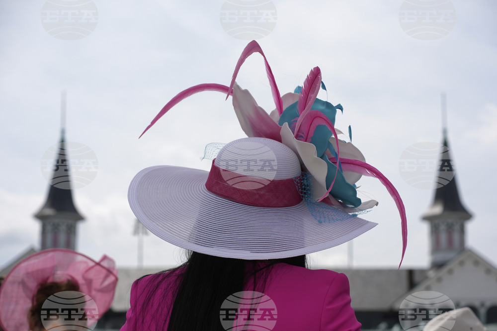 Kentucky Oaks Horse Racing