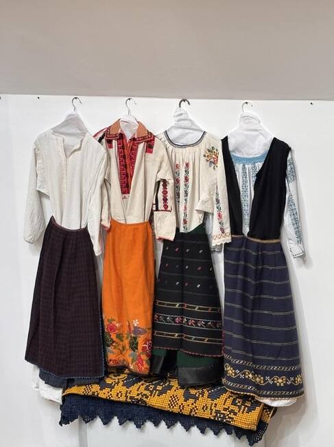 Носии, обичаи и традиции, запазени от различните български общности в Румъния, бяха представени на конференция в Тулча