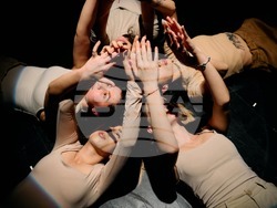 „Записки по Чехов“, режисьор – Марий Росен, снимка – Университетски театър НБУ