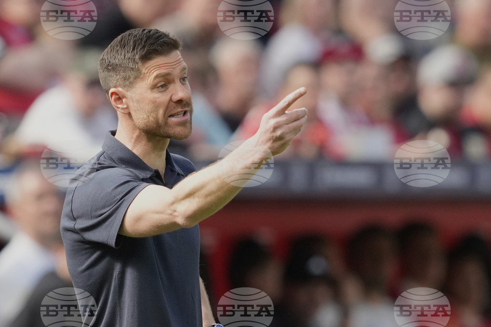 Soccer Leverkusen Alonso