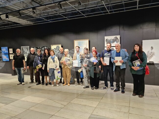 Радослав Симеонов за изложбата „Рисунка и малка пластика“: Това е изложба, която не може да се вмести в кураторството