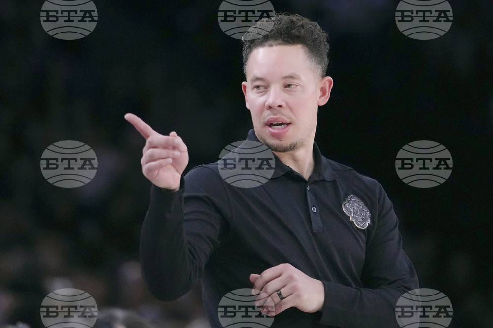 Spurs Johnson Basketball