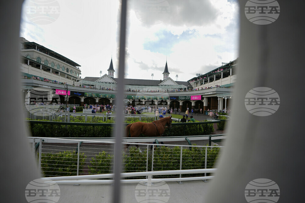 Kentucky Oaks Horse Racing