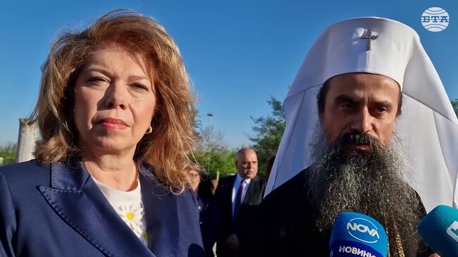 Патриарх Даниил и вицепрезидентът Илияна Йотова посетиха Плиска за празненствата по повод 1160 години от покръстването на българите