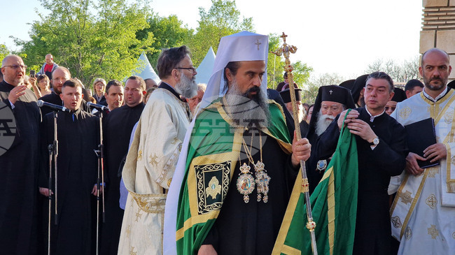 Българският патриарх и Софийски митрополит Даниил отслужи молебен в двора на Голямата базилика в Плиска