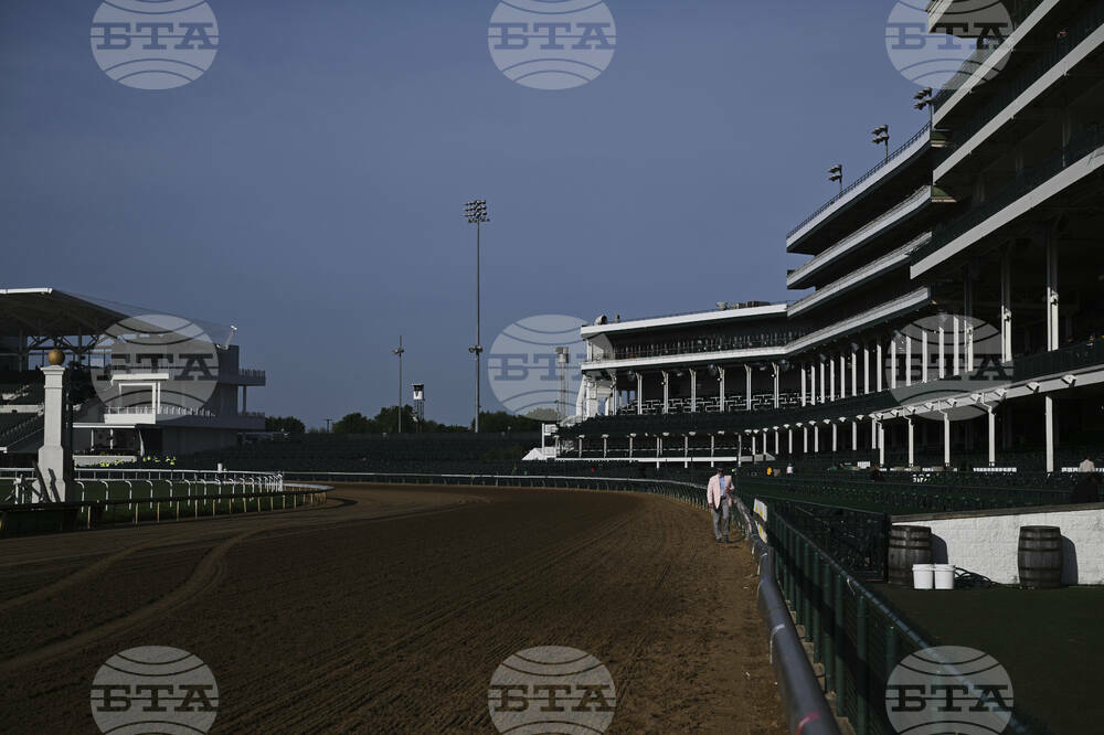Kentucky Oaks Horse Racing