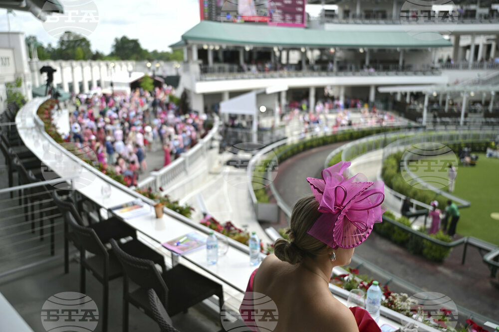 Kentucky Oaks Horse Racing