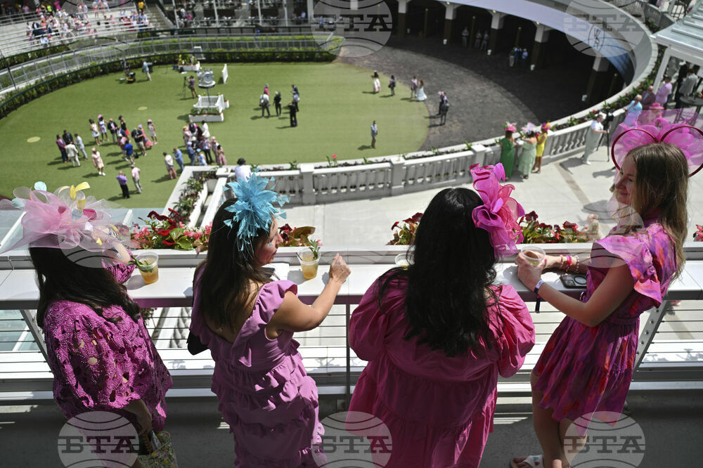 Kentucky Oaks Horse Racing