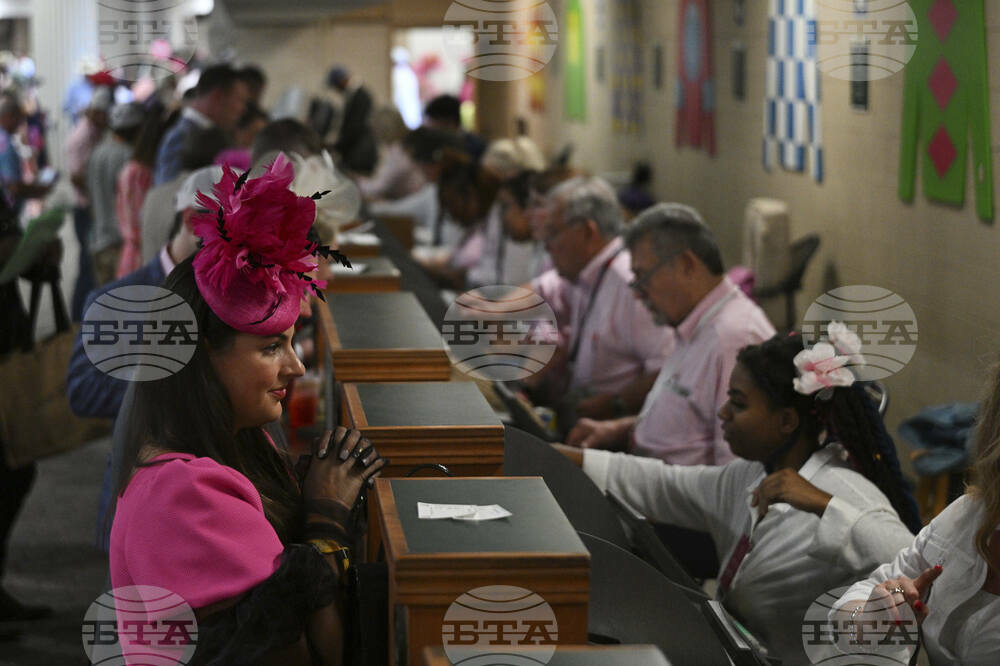 Kentucky Oaks Horse Racing